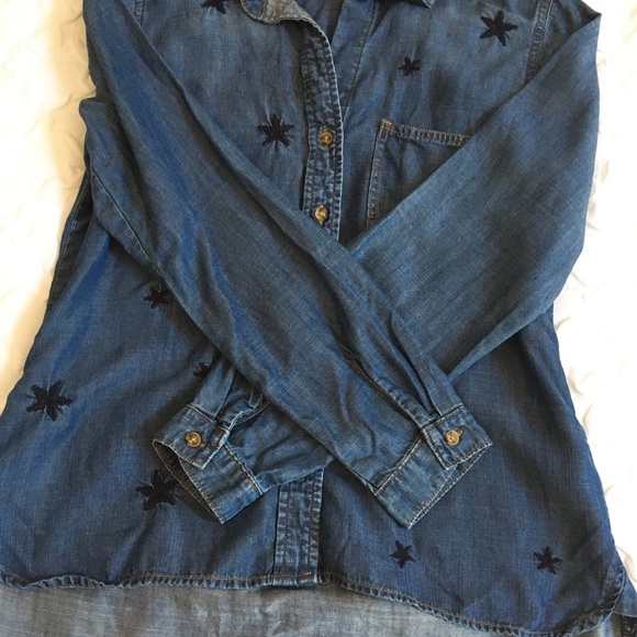 Cloth & Stone Denim Stars Button Down Shirt - Picture 4 of 9